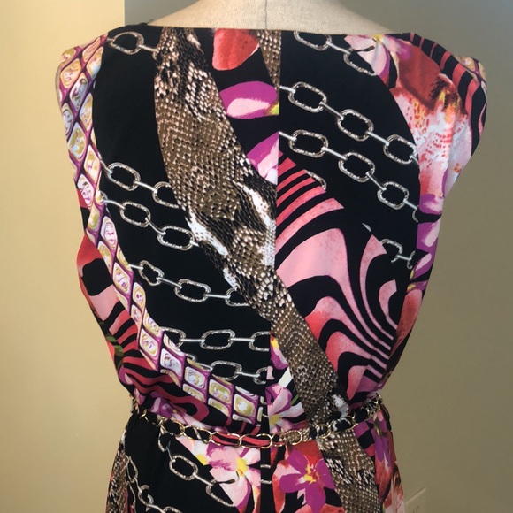 Gorgeous Cache’ Dress with belt - Picture 5 of 7